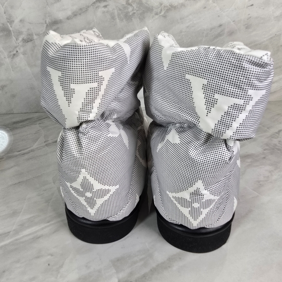 Louis Vuitton Monogram Puffer Boots - Picture 5 of 9